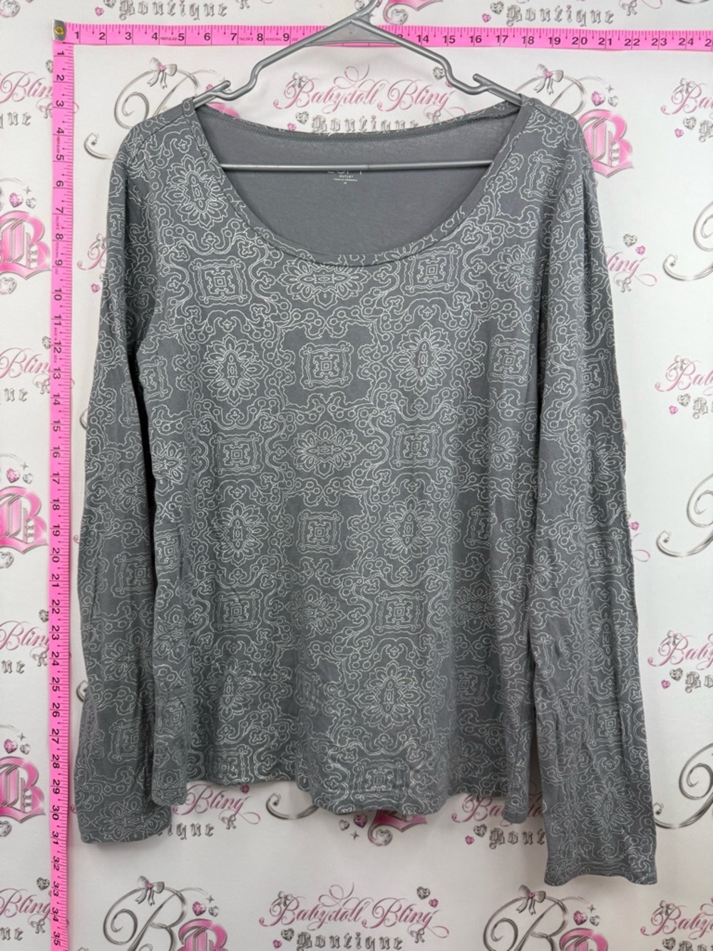 LOFT shirt long sleeves Gray Long Sleeve Scoop Neck Top with Subtle Pattern